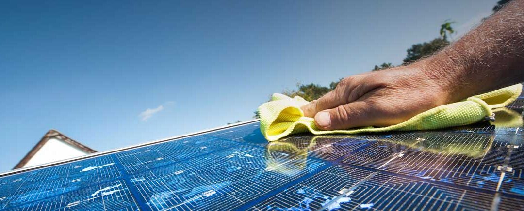 La importancia de una adecuada operación de limpieza de paneles solares