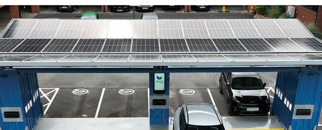La-recarga-de-coches-eléctricos-con-placas-solares-es-la-combinación-perfecta-para-ahorrar-Bluegold-energia