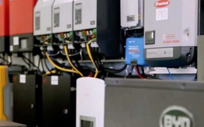 Baterías solares en corriente alterna y baterías solares en corriente continua, diferencias y ventajas