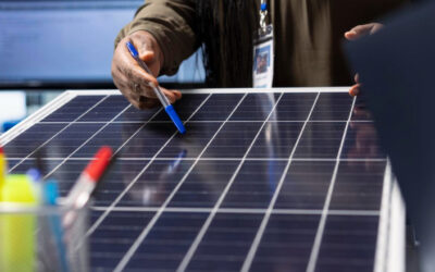 ¿Qué impuestos se pagan por tener placas solares en 2025? 